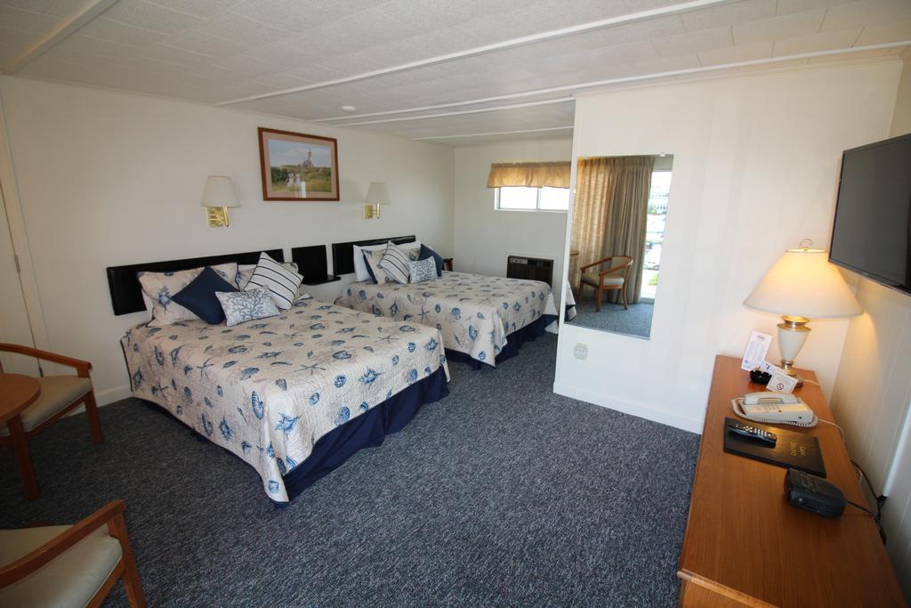 Hyannis Holiday Motel Exterior photo