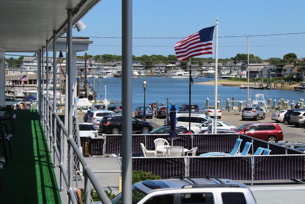 Hyannis Holiday Motel Exterior photo