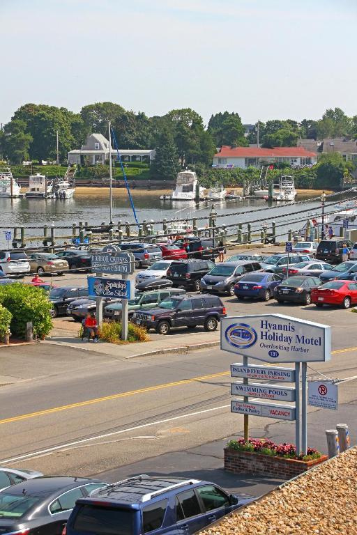 Hyannis Holiday Motel Exterior photo