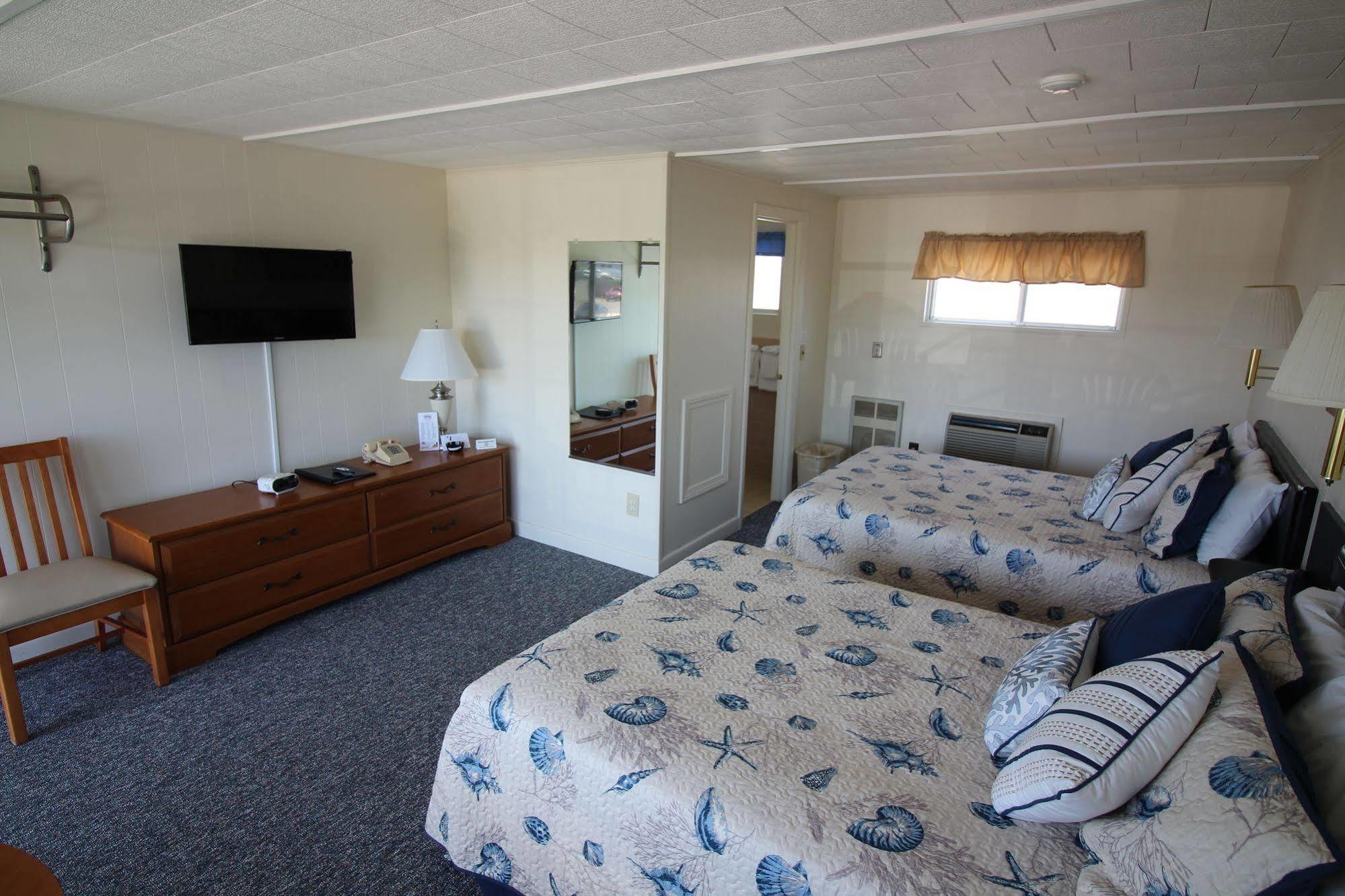 Hyannis Holiday Motel Exterior photo