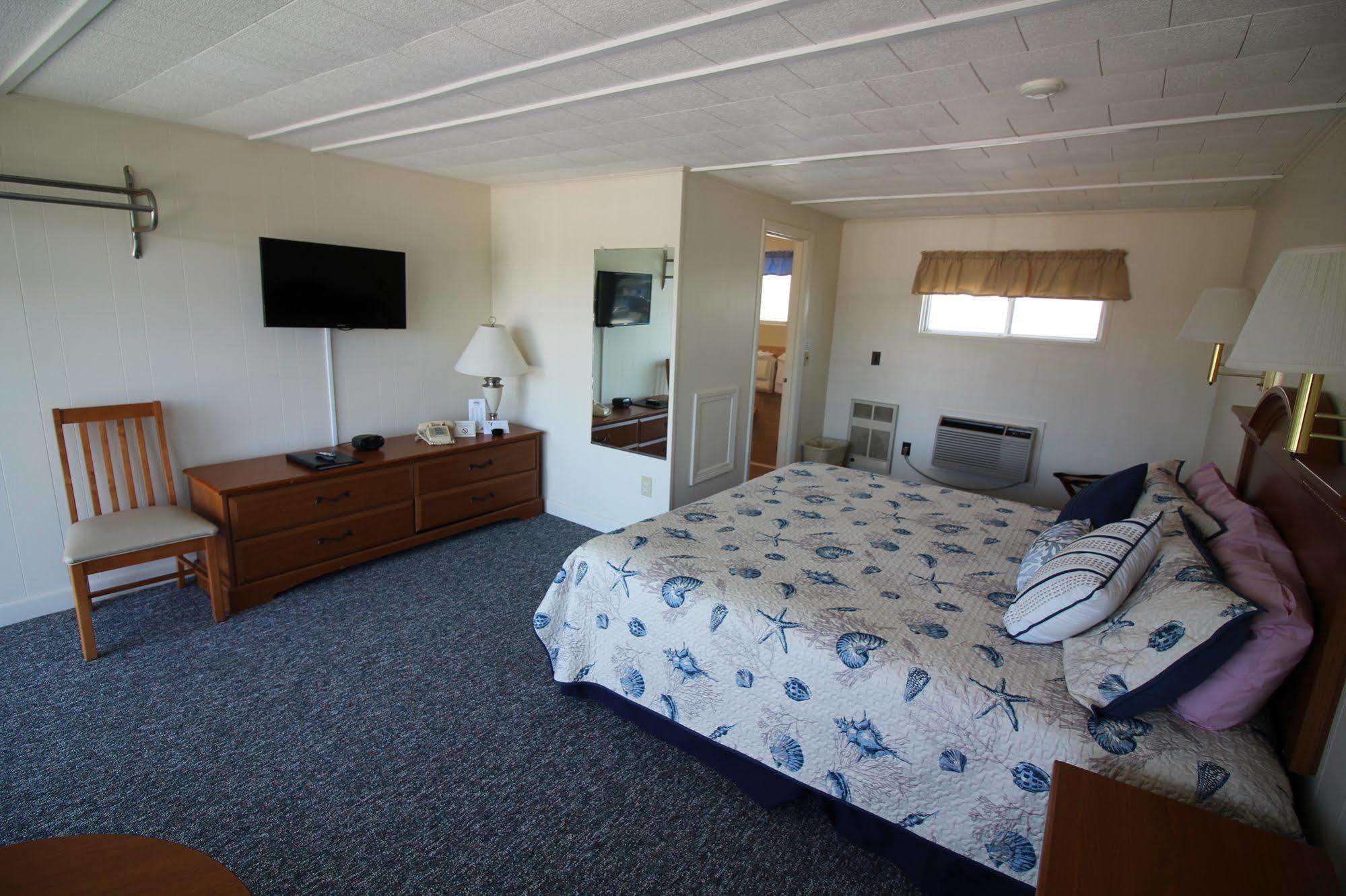Hyannis Holiday Motel Exterior photo