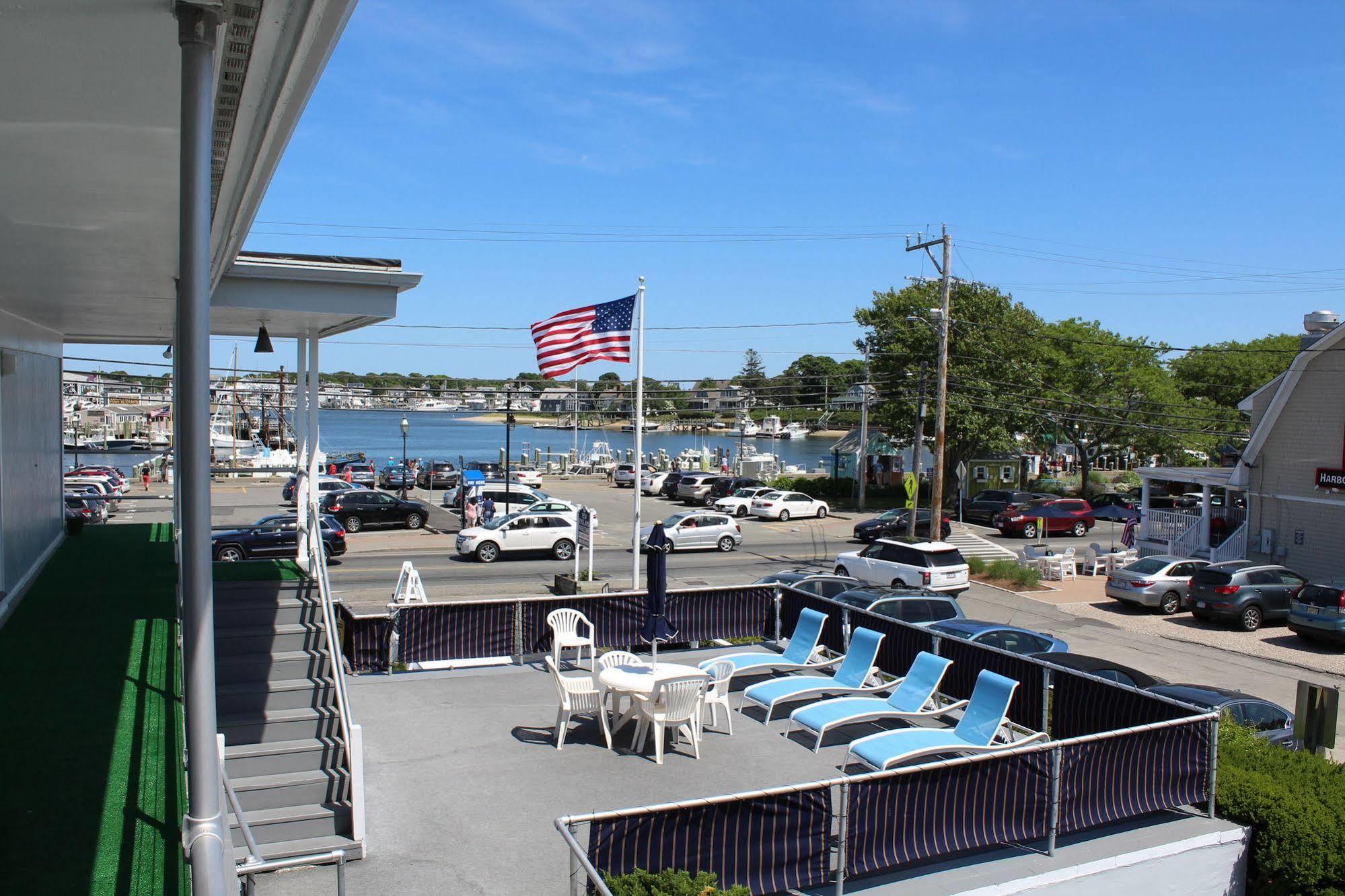 Hyannis Holiday Motel Exterior photo