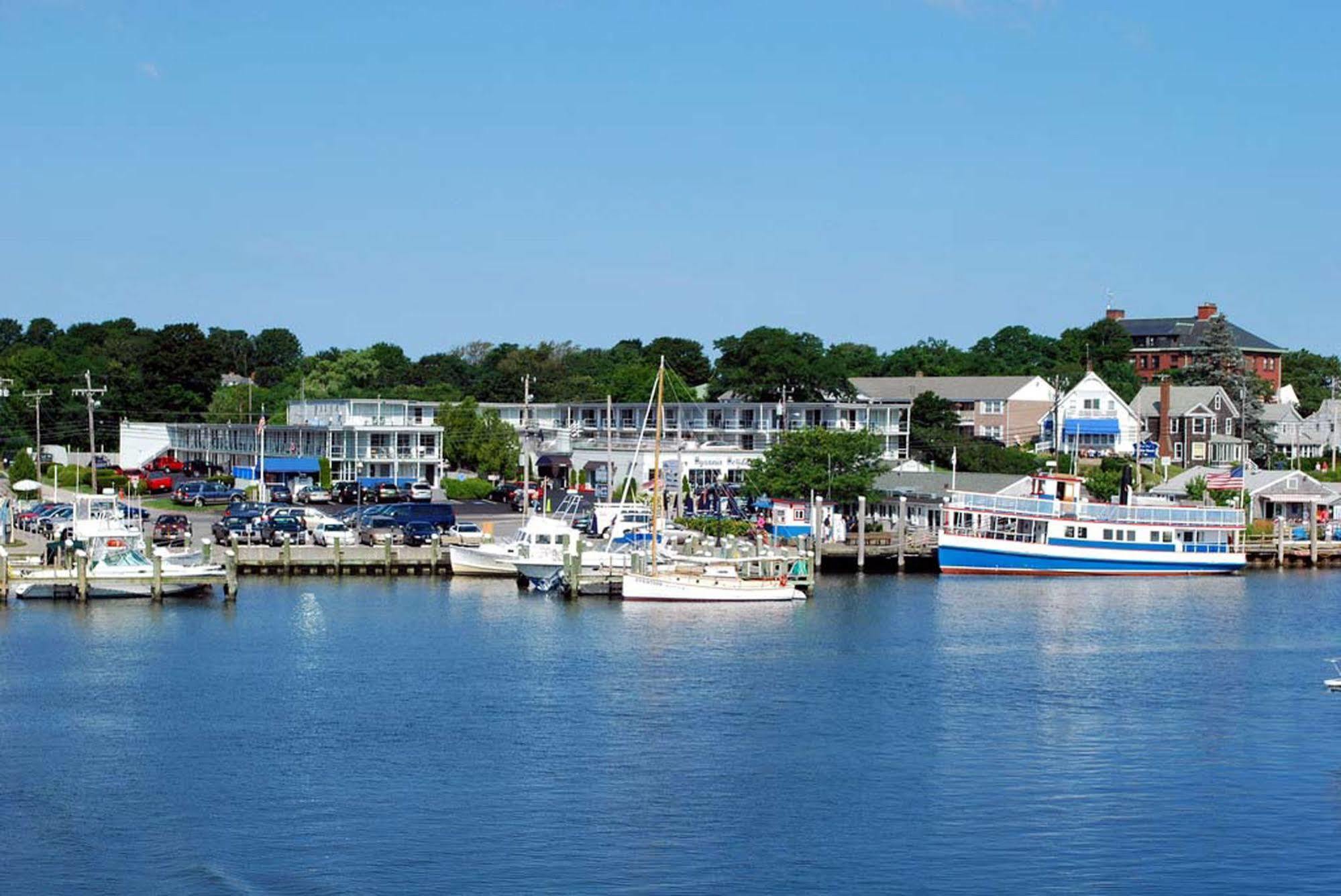 Hyannis Holiday Motel Exterior photo